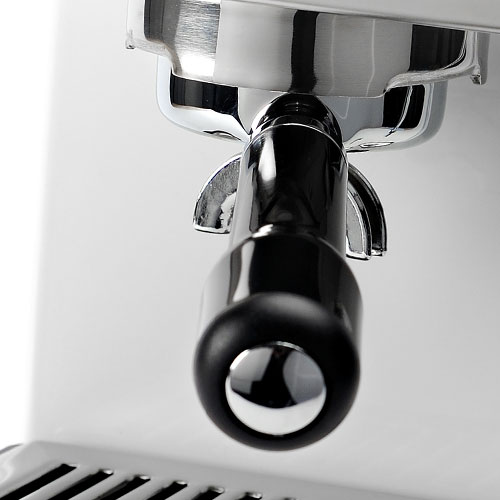 Alle Quickmill espressomachines voorzien van nieuwe zware bronzen filterdrager.