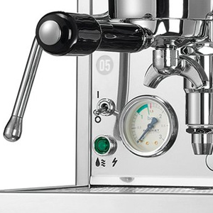 Primeur bij Koffiewarenhuis.nl, de Rocket Espresso Giotto en Mozzafiato Cronometro uit voorraad leverbaar!